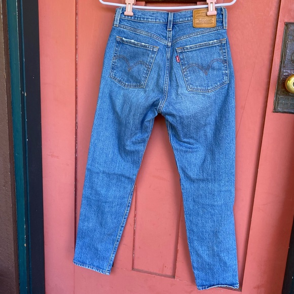 Levi’s ripped wedgie jeans - Picture 3 of 5